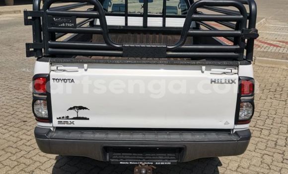 Buy Used Toyota Hilux White Car in Bulembu in Hhohho Buy Used Toyota Hilux White Car in Bulembu in Hhohho