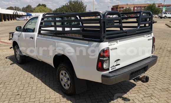 Buy Used Toyota Hilux White Car in Bulembu in Hhohho Buy Used Toyota Hilux White Car in Bulembu in Hhohho