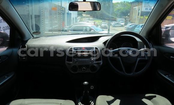 Acheter Occasion Voiture Hyundai i20 Gris à Hlatikulu, Shiselweni District Acheter Occasion Voiture Hyundai i20 Gris à Hlatikulu, Shiselweni District