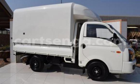 Nunua Ilio tumika Hyundai H1 White Gari ndani ya Ezulwini nchini Hhohho Nunua Ilio tumika Hyundai H1 White Gari ndani ya Ezulwini nchini Hhohho