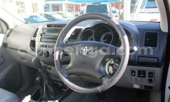 Acheter Occasion Voiture Toyota Hilux Blanc à Bulembu, Hhohho Acheter Occasion Voiture Toyota Hilux Blanc à Bulembu, Hhohho