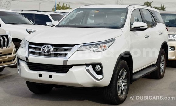 Nunua Imported Toyota Fortuner White Gari ndani ya Import - Dubai nchini Hhohho Nunua Imported Toyota Fortuner White Gari ndani ya Import - Dubai nchini Hhohho
