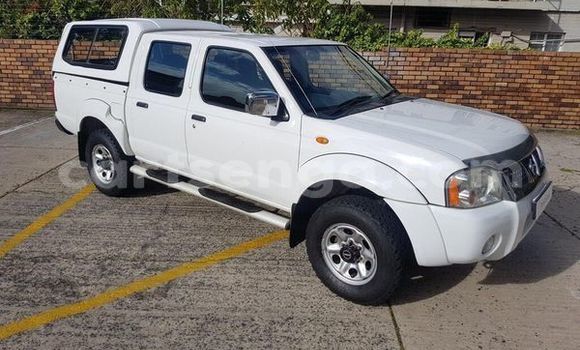 Buy Used Nissan Hardbody White Car in Hlatikulu in Shiselweni District