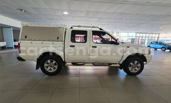 Acheter Occasion Voiture Nissan Hardbody Blanc à Hlatikulu, Shiselweni District Acheter Occasion Voiture Nissan Hardbody Blanc à Hlatikulu, Shiselweni District