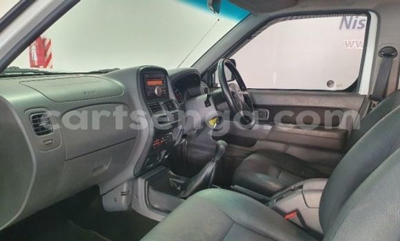 Acheter Occasion Voiture Nissan Hardbody Blanc à Hlatikulu, Shiselweni District Acheter Occasion Voiture Nissan Hardbody Blanc à Hlatikulu, Shiselweni District