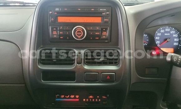 Acheter Occasion Voiture Nissan Hardbody Blanc à Hlatikulu, Shiselweni District Acheter Occasion Voiture Nissan Hardbody Blanc à Hlatikulu, Shiselweni District