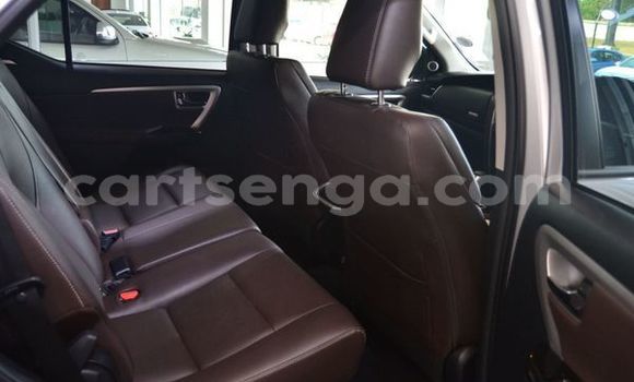 Nunua Ilio tumika Toyota Fortuner Silver Gari ndani ya Ezulwini nchini Hhohho Nunua Ilio tumika Toyota Fortuner Silver Gari ndani ya Ezulwini nchini Hhohho
