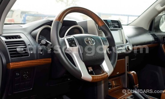 Acheter Import Voiture Toyota Prado Blanc à Import - Dubai, Hhohho Acheter Import Voiture Toyota Prado Blanc à Import - Dubai, Hhohho