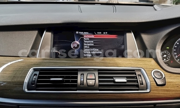 Nunua Ilio tumika BMW 5–Series White Gari ndani ya Big Bend nchini Lubombo Nunua Ilio tumika BMW 5–Series White Gari ndani ya Big Bend nchini Lubombo