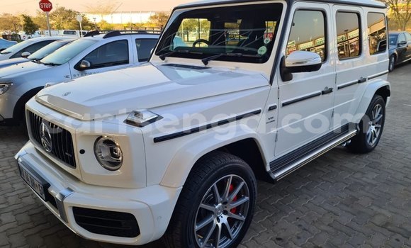 Nunua Ilio tumika Mercedes‒Benz 250 White Gari ndani ya Big Bend nchini Lubombo Nunua Ilio tumika Mercedes‒Benz 250 White Gari ndani ya Big Bend nchini Lubombo