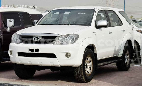 Buy Import Toyota Fortuner White Car in Import - Dubai in Hhohho Buy Import Toyota Fortuner White Car in Import - Dubai in Hhohho
