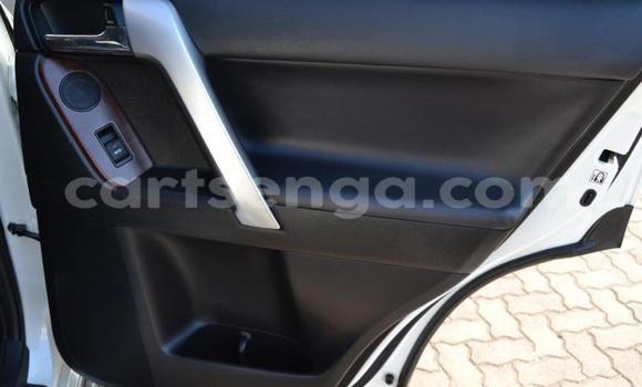 Nunua Ilio tumika Toyota Land Cruiser Prado White Gari ndani ya Big Bend nchini Lubombo Nunua Ilio tumika Toyota Land Cruiser Prado White Gari ndani ya Big Bend nchini Lubombo