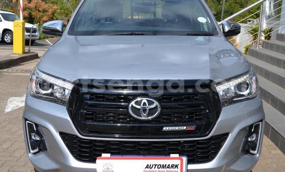 Nunua Ilio tumika Toyota Hilux White Gari ndani ya Big Bend nchini Lubombo Nunua Ilio tumika Toyota Hilux White Gari ndani ya Big Bend nchini Lubombo