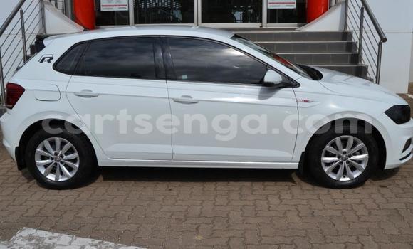 Nunua Ilio tumika Volkswagen Polo White Gari ndani ya Big Bend nchini Lubombo Nunua Ilio tumika Volkswagen Polo White Gari ndani ya Big Bend nchini Lubombo