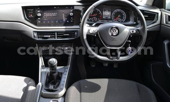 Nunua Ilio tumika Volkswagen Polo White Gari ndani ya Big Bend nchini Lubombo Nunua Ilio tumika Volkswagen Polo White Gari ndani ya Big Bend nchini Lubombo