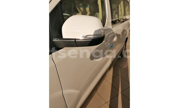 Nunua Imported Hyundai Accent White Gari ndani ya Import - Dubai nchini Hhohho Nunua Imported Hyundai Accent White Gari ndani ya Import - Dubai nchini Hhohho