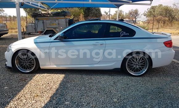 Acheter Occasion Voiture BMW 3–Series Blanc à Ezulwini, Hhohho Acheter Occasion Voiture BMW 3–Series Blanc à Ezulwini, Hhohho