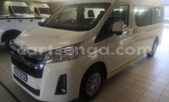 Nunua Ilio tumika Toyota Hiace White Gari ndani ya Ezulwini nchini Hhohho