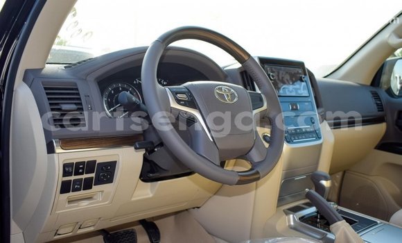 Nunua Imported Toyota Land Cruiser Black Gari ndani ya Import - Dubai nchini Hhohho Nunua Imported Toyota Land Cruiser Black Gari ndani ya Import - Dubai nchini Hhohho
