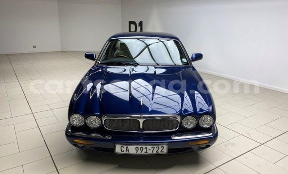 Nunua Ilio tumika Jaguar XKR Blue Gari ndani ya Big Bend nchini Lubombo Nunua Ilio tumika Jaguar XKR Blue Gari ndani ya Big Bend nchini Lubombo