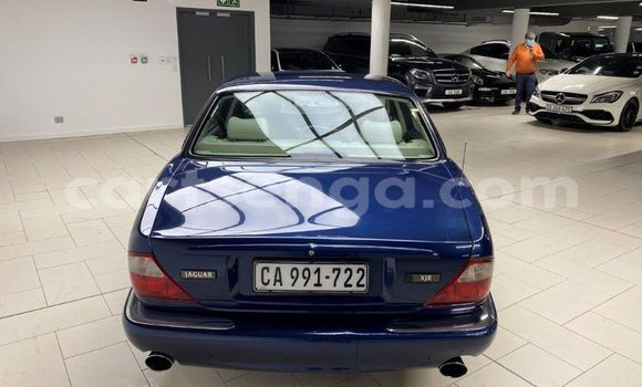 Nunua Ilio tumika Jaguar XKR Blue Gari ndani ya Big Bend nchini Lubombo Nunua Ilio tumika Jaguar XKR Blue Gari ndani ya Big Bend nchini Lubombo