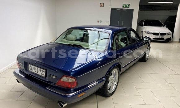 Nunua Ilio tumika Jaguar XKR Blue Gari ndani ya Big Bend nchini Lubombo Nunua Ilio tumika Jaguar XKR Blue Gari ndani ya Big Bend nchini Lubombo