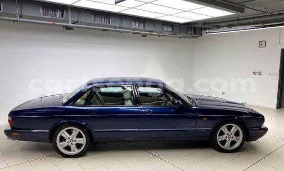 Nunua Ilio tumika Jaguar XKR Blue Gari ndani ya Big Bend nchini Lubombo Nunua Ilio tumika Jaguar XKR Blue Gari ndani ya Big Bend nchini Lubombo