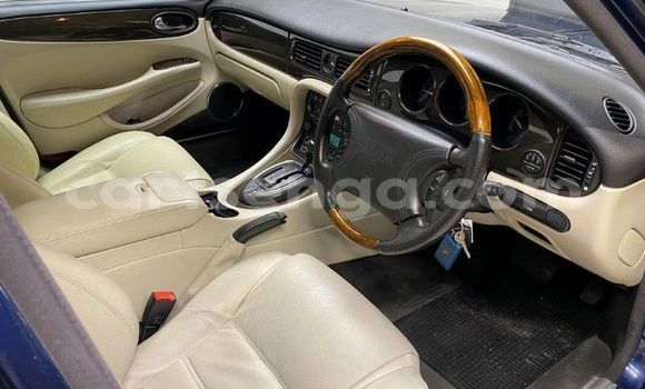 Nunua Ilio tumika Jaguar XKR Blue Gari ndani ya Big Bend nchini Lubombo Nunua Ilio tumika Jaguar XKR Blue Gari ndani ya Big Bend nchini Lubombo