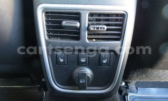 Nunua Ilio tumika Chrysler 300C White Gari ndani ya Big Bend nchini Lubombo Nunua Ilio tumika Chrysler 300C White Gari ndani ya Big Bend nchini Lubombo