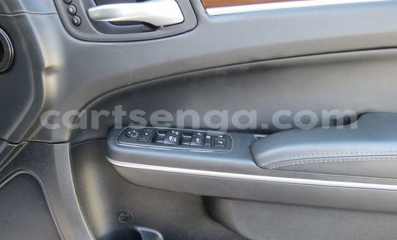 Nunua Ilio tumika Chrysler 300C White Gari ndani ya Big Bend nchini Lubombo Nunua Ilio tumika Chrysler 300C White Gari ndani ya Big Bend nchini Lubombo