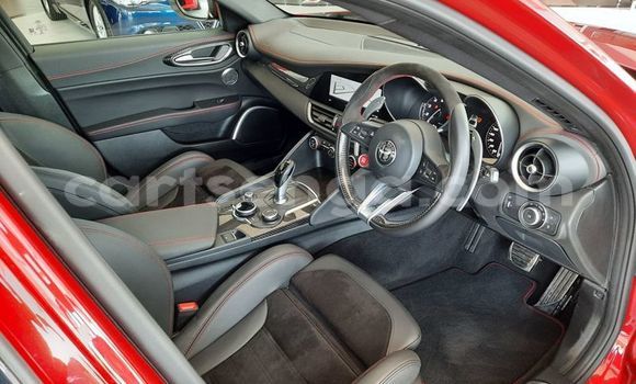 Nunua Ilio tumika Alfa Romeo Giulia Red Gari ndani ya Big Bend nchini Lubombo Nunua Ilio tumika Alfa Romeo Giulia Red Gari ndani ya Big Bend nchini Lubombo