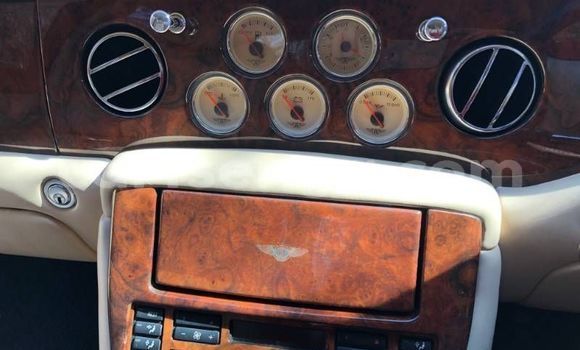 Nunua Ilio tumika Bentley Arnage Blue Gari ndani ya Big Bend nchini Lubombo Nunua Ilio tumika Bentley Arnage Blue Gari ndani ya Big Bend nchini Lubombo