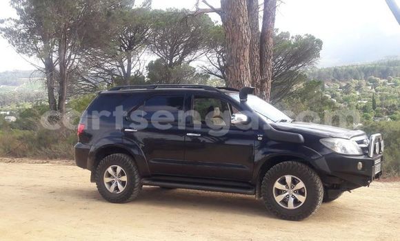 Nunua Ilio tumika Toyota Fortuner Blue Gari ndani ya Big Bend nchini Lubombo Nunua Ilio tumika Toyota Fortuner Blue Gari ndani ya Big Bend nchini Lubombo