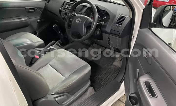 Buy Used Toyota Hilux White Car in Mbabane in Manzini Buy Used Toyota Hilux White Car in Mbabane in Manzini