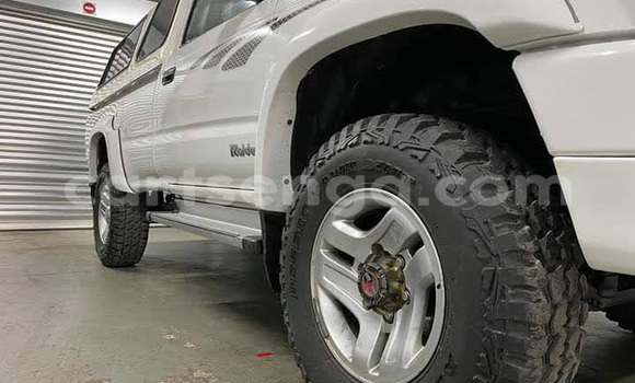 Buy Used Toyota Hilux White Car in Mbabane in Manzini Buy Used Toyota Hilux White Car in Mbabane in Manzini