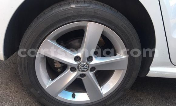 Nunua Ilio tumika Volkswagen Polo White Gari ndani ya Ezulwini nchini Hhohho Nunua Ilio tumika Volkswagen Polo White Gari ndani ya Ezulwini nchini Hhohho