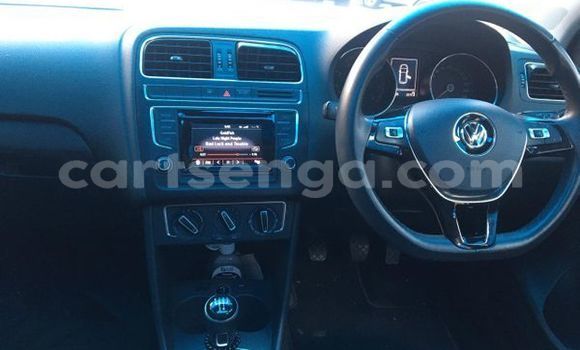Nunua Ilio tumika Volkswagen Polo White Gari ndani ya Ezulwini nchini Hhohho Nunua Ilio tumika Volkswagen Polo White Gari ndani ya Ezulwini nchini Hhohho