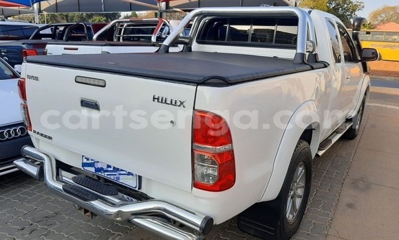 Acheter Occasion Voiture Toyota Hilux Blanc à Bulembu, Hhohho Acheter Occasion Voiture Toyota Hilux Blanc à Bulembu, Hhohho
