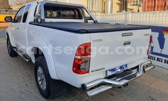 Acheter Occasion Voiture Toyota Hilux Blanc à Bulembu, Hhohho Acheter Occasion Voiture Toyota Hilux Blanc à Bulembu, Hhohho