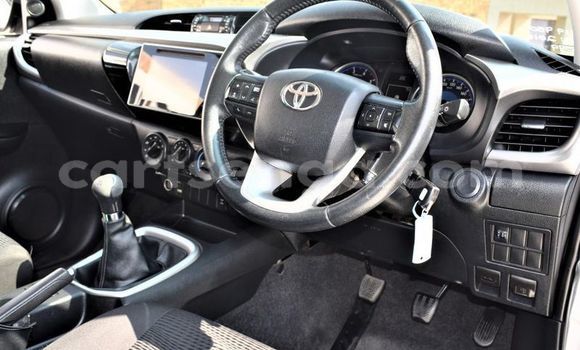 Nunua Ilio tumika Toyota Hilux Silver Gari ndani ya Ezulwini nchini Hhohho Nunua Ilio tumika Toyota Hilux Silver Gari ndani ya Ezulwini nchini Hhohho
