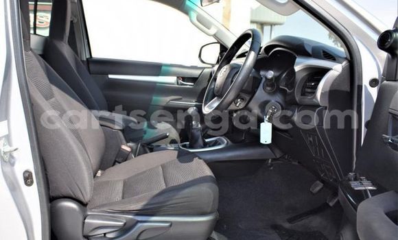 Nunua Ilio tumika Toyota Hilux Silver Gari ndani ya Ezulwini nchini Hhohho Nunua Ilio tumika Toyota Hilux Silver Gari ndani ya Ezulwini nchini Hhohho