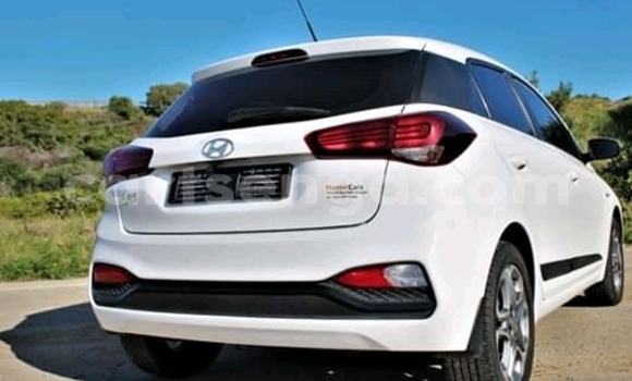 Buy Used Hyundai i20 White Car in Ezulwini in Hhohho Buy Used Hyundai i20 White Car in Ezulwini in Hhohho