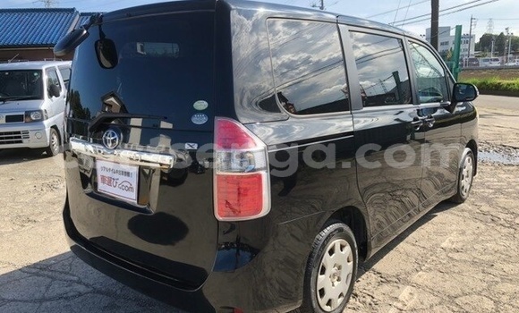 Nunua Ilio tumika Toyota Voxy Black Gari ndani ya Hlatikulu nchini Wilaya ya Shiselweni Nunua Ilio tumika Toyota Voxy Black Gari ndani ya Hlatikulu nchini Wilaya ya Shiselweni