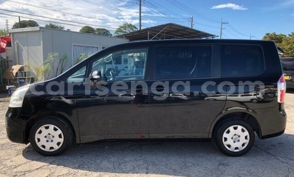 Nunua Ilio tumika Toyota Voxy Black Gari ndani ya Hlatikulu nchini Wilaya ya Shiselweni Nunua Ilio tumika Toyota Voxy Black Gari ndani ya Hlatikulu nchini Wilaya ya Shiselweni