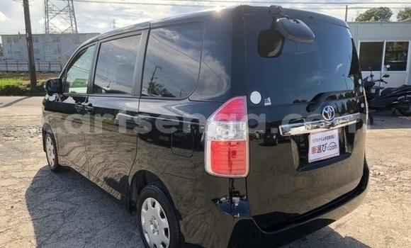 Nunua Ilio tumika Toyota Voxy Black Gari ndani ya Hlatikulu nchini Wilaya ya Shiselweni Nunua Ilio tumika Toyota Voxy Black Gari ndani ya Hlatikulu nchini Wilaya ya Shiselweni