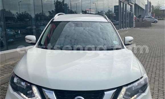 Nunua Ilio tumika Nissan X–Trail White Gari ndani ya Bulembu nchini Hhohho