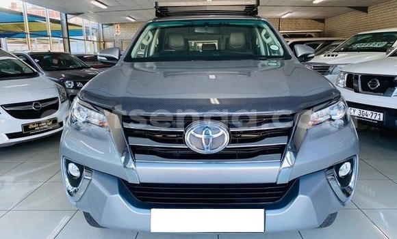 Nunua Ilio tumika Toyota Fortuner Silver Gari ndani ya Ezulwini nchini Hhohho Nunua Ilio tumika Toyota Fortuner Silver Gari ndani ya Ezulwini nchini Hhohho
