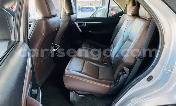 Nunua Ilio tumika Toyota Fortuner Silver Gari ndani ya Ezulwini nchini Hhohho Nunua Ilio tumika Toyota Fortuner Silver Gari ndani ya Ezulwini nchini Hhohho