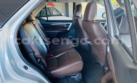 Nunua Ilio tumika Toyota Fortuner Silver Gari ndani ya Ezulwini nchini Hhohho Nunua Ilio tumika Toyota Fortuner Silver Gari ndani ya Ezulwini nchini Hhohho