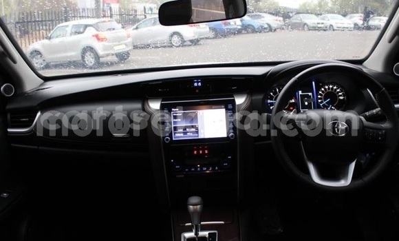 Acheter Occasion Voiture Toyota Fortuner Blanc à Hlatikulu, Shiselweni District Acheter Occasion Voiture Toyota Fortuner Blanc à Hlatikulu, Shiselweni District